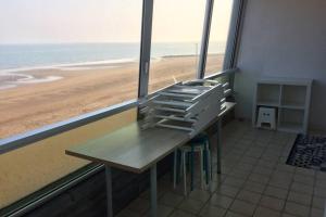 Appartement Appartement T2 avec vue sur mer directe ! 25 Avenue des Essarts 14470 Courseulles-sur-Mer Normandie