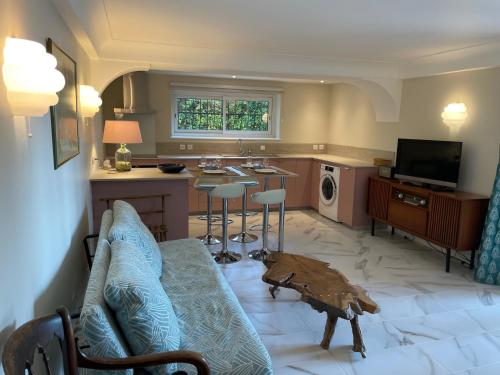 Appartement T2 dans la villa Tatiana.