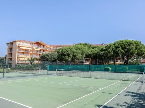 Appartement T2 dans une résidence calme avec piscine, terrain de tennis, pétanque et proche de la mer