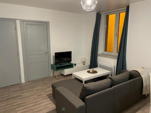 Appartement T2 meublé, centre Verdun, 1er étage
