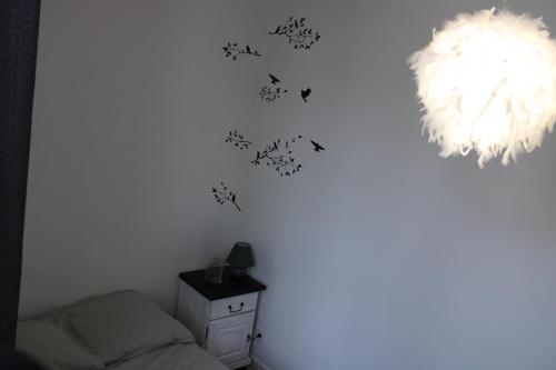 Appartement T2, meublé et chaleureux; tout compris, juste en face de la gare