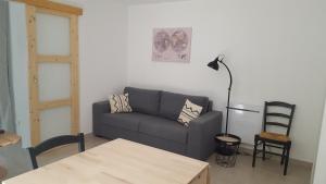 Appartement T2 neuf dans villa avec piscine