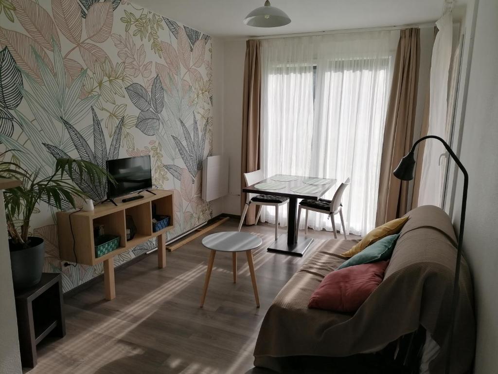 Appartement T2, piscine chauffé, parking gratuit, 5km de honfleur Résidence les haut de honfleur, avenue le jumel, 14600 Équemauville