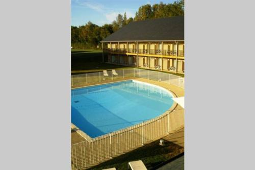 Appartement T2, piscine chauffé, parking gratuit, 5km de honfleur