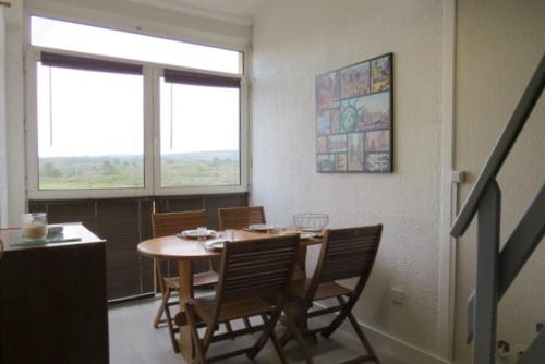 Appartement T2 pour 4 personnes avec piscine et court de tennis 4SANT53