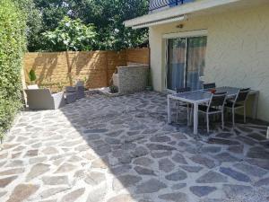 Appartement T2 Rez de villa proche bord de mer