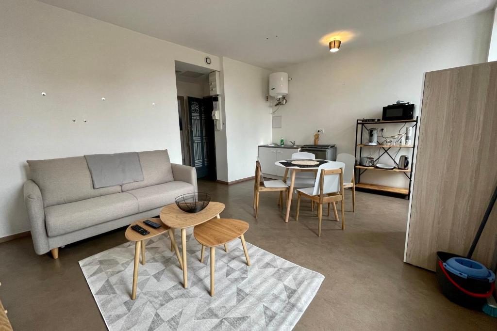 APPARTEMENT T2 rue BRAVARD 51 Rue Bravard, 42300 Roanne