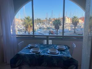 Appartement T2 sur le port avec place de parking