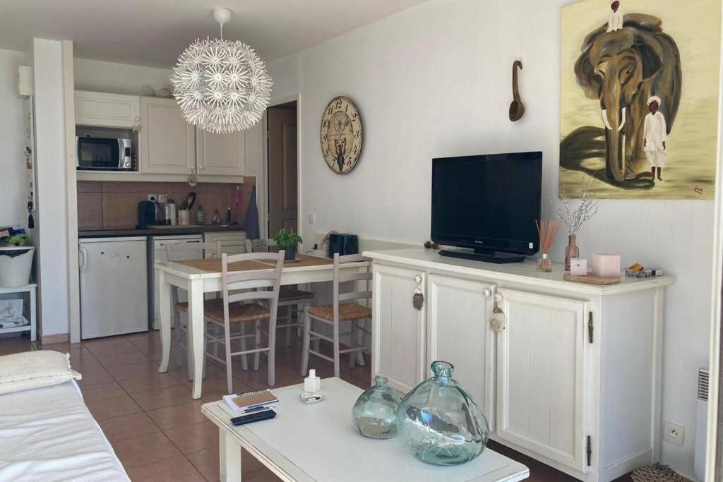 Appartement Appartement T2 très lumineux, bord de mer appartement B101 26 Avenue du Lac 83140 Six-Fours-les-Plages