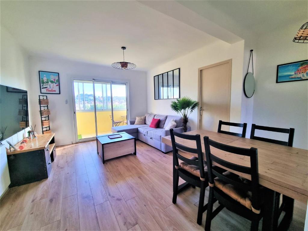 Appartement T3 Aguillon à 15min des plages à pied Les oliviers bat C 185 Boulevard Jules Michelet, 83000 Toulon