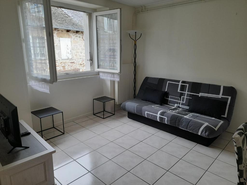 Appartement Appartement T3 avec parking sur place 3 rue du pavé 15340 Calvinet