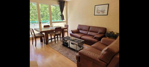 Appartement T3+balcon, près d'un centre commercial