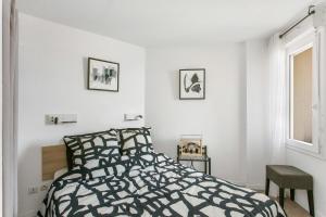 Appartement T3 terrasse vue sur mer, piscine, parking, wifi et clim