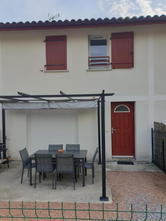 Appartement Appartement T4 5 Rue Marie Curie 40140 Magescq