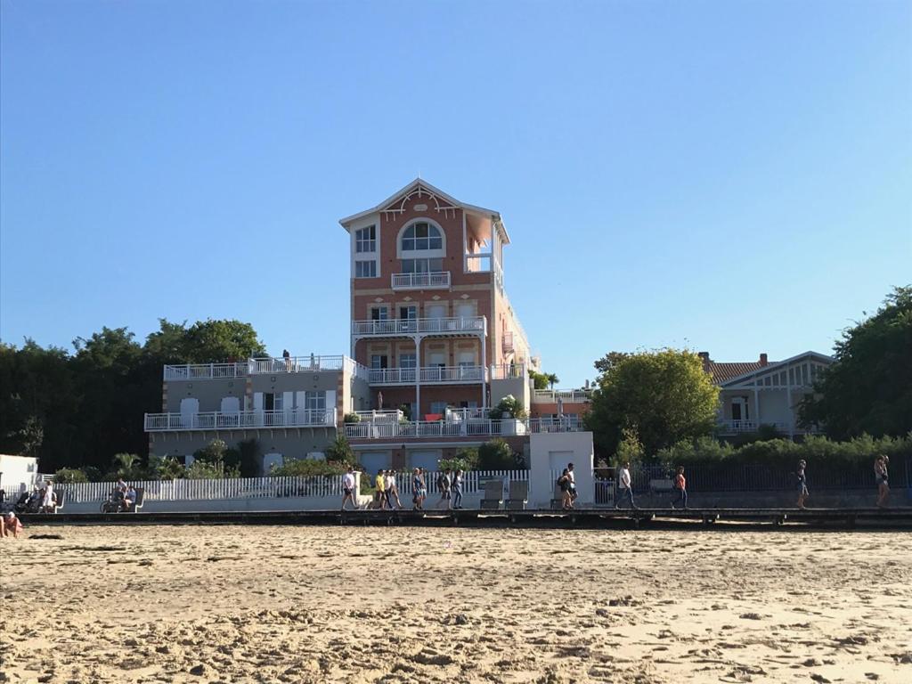 Appartement Appartement T4 8 personnes 1ère ligne Bassin d'Arcachon 109 Boulevard de la Plage 33120 Arcachon