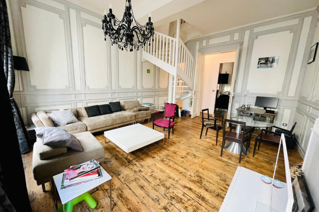 Appartement Appartement T4 au coeur du vieux Bordeaux proche de toutes commodités 38 rue des Bahutiers 33000 Bordeaux