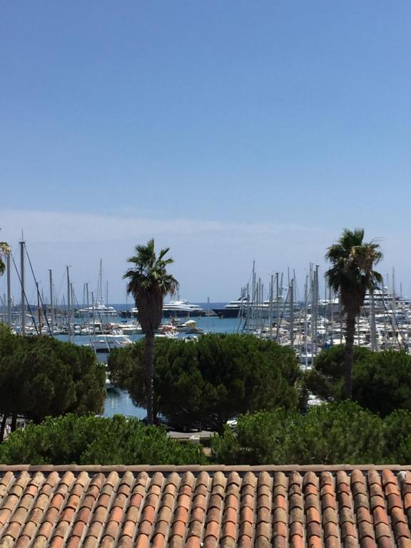 Appartement appartement Terrasse magnifique vue mer et yachts 1 Avenue de la Libération 06600 Antibes