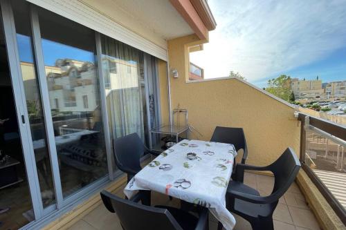 Appartement terrasse sur le port, piscine, tennis