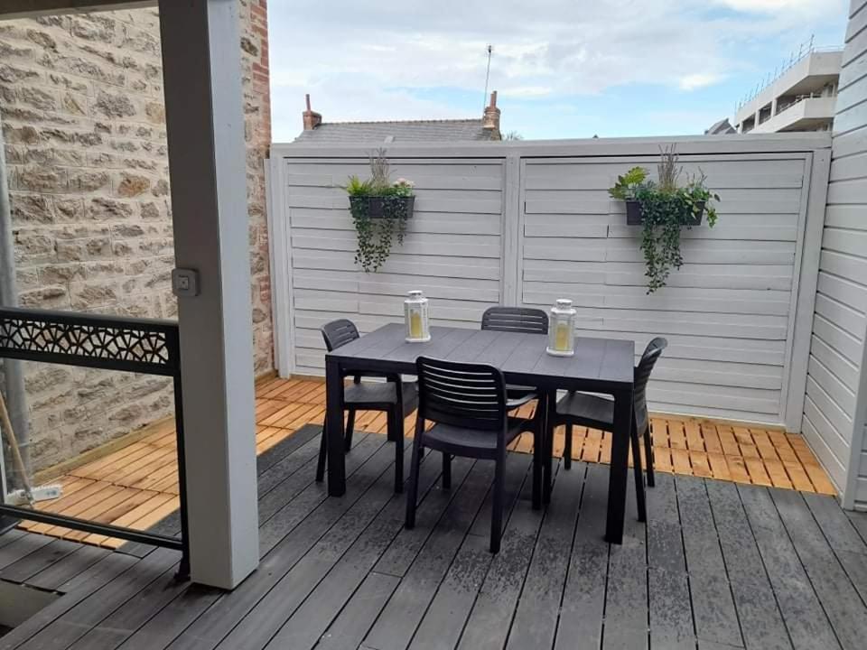 Appartement Appartement TI BIHAN de 55 m2 avec terrasse 56 Rue de la Gare 35800 Dinard