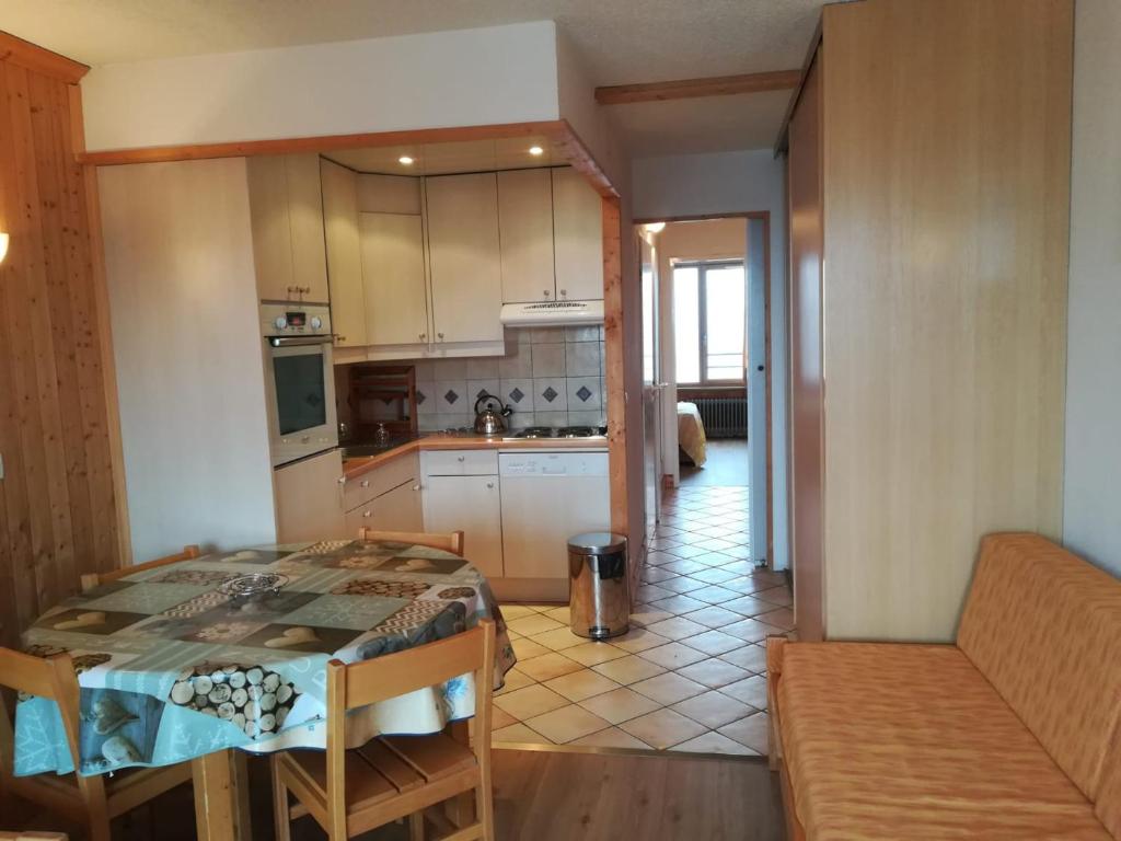 Appartement Tignes, 2 pièces, 5 personnes - FR-1-449-137 Le Val-Claret Centre -  -, 73320 Tignes