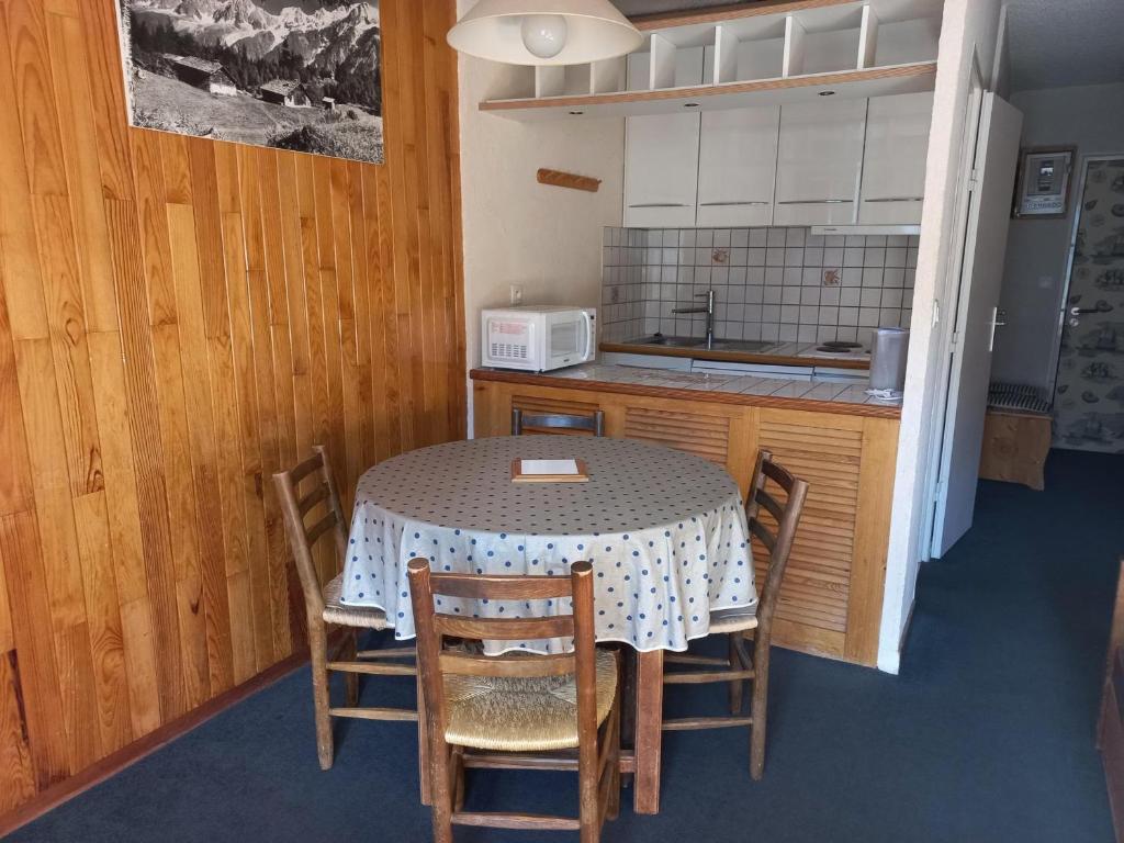 Appartement Appartement Tignes, 2 pièces, 5 personnes - FR-1-449-55 Le Val-Claret -  - 73320 Tignes