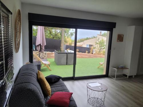 Appartement tout équipé en rez-de-jardin entre Gard et Ardèche