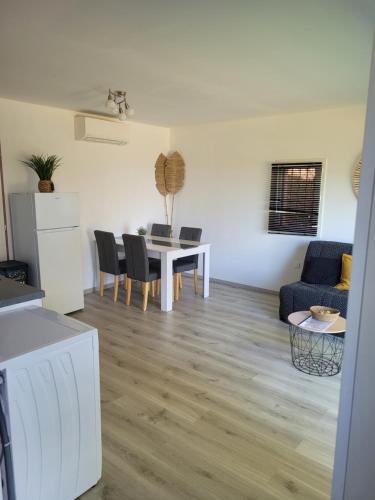Appartement tout équipé en rez-de-jardin entre Gard et Ardèche
