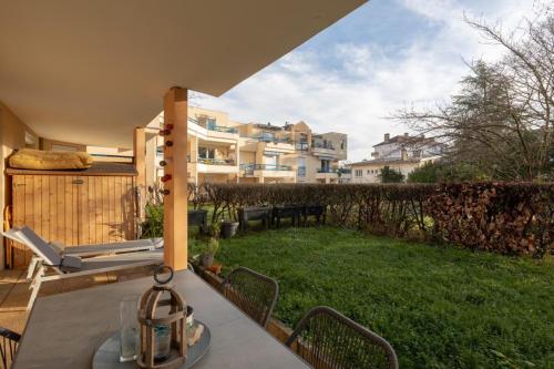 Appartement très calme, terrasse & jardin en ville