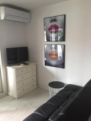 Appartement très proche naturiste, chic, piscine