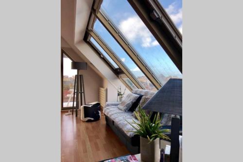 Appartement triangle d'or terrasse garage fermé