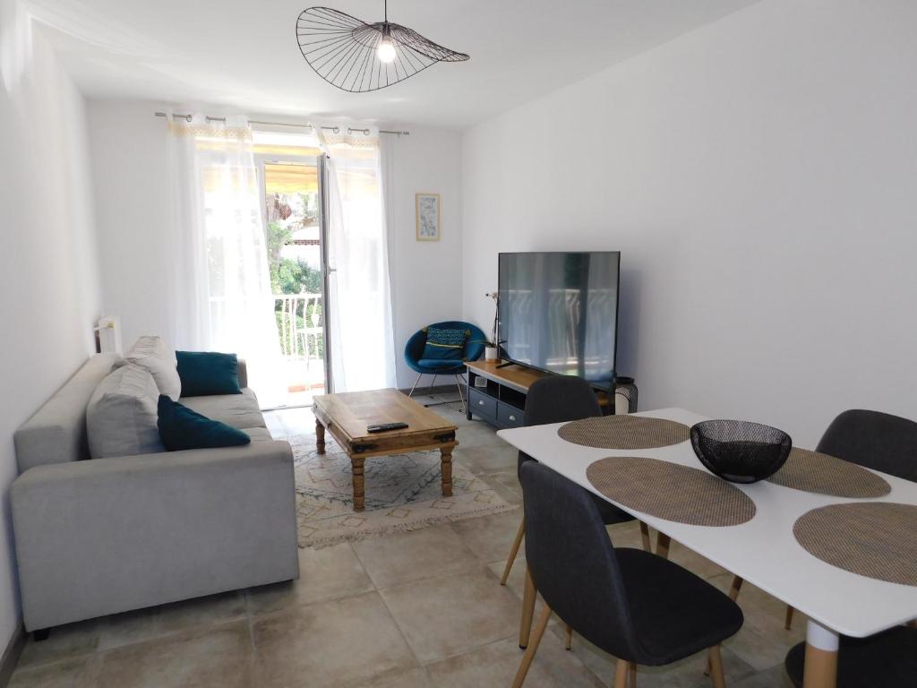 Appartement Appartement type 3 standing Le Hautval climatisé 11 Impasse des Alpes 06600 Antibes