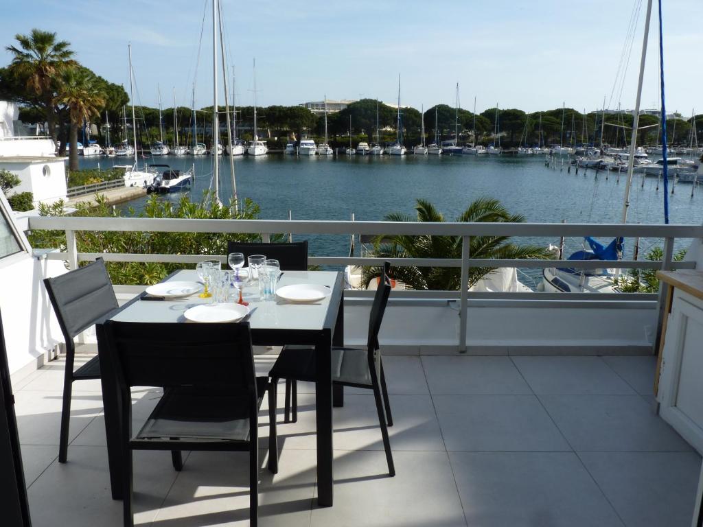 Appartement type Marina 2 pieces avec terrasse DUMONT D'URVILLE, 84, 84, 30240 Le Grau-du-Roi