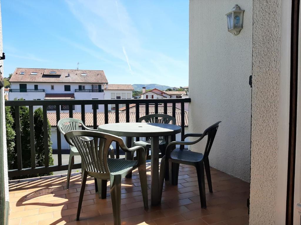 Appartement Appartement Urrugne, 3 pièces, 4 personnes - FR-1-239-649 Chemin d'Atalaya 64122 Urrugne