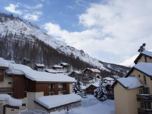 Appartement Appartement Val-d'Isère, 1 pièce, 5 personnes - FR-1-694-296 180-182 ROUTE DE LA BALME 73150 Val dʼIsère Rhône-Alpes