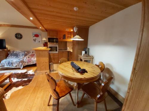 Appartement Val-d'Isère, 2 pièces, 4 personnes - FR-1-518-100