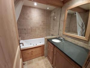 Appartement Val-d'Isère, 2 pièces, 4 personnes - FR-1-518-100