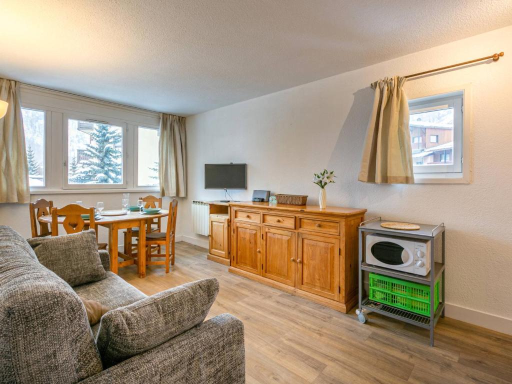 Appartement Appartement Val-d'Isère, 3 pièces, 4 personnes - FR-1-694-259 24-47-48-60-113 RUE DU VAL VILLAGE 73150 Val dʼIsère