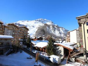 Appartement Appartement Val-d'Isère, 3 pièces, 4 personnes - FR-1-694-259 24-47-48-60-113 RUE DU VAL VILLAGE 73150 Val dʼIsère Rhône-Alpes