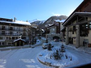 Appartement Appartement Val-d'Isère, 3 pièces, 6 personnes - FR-1-694-229 24-47-48-60-113 RUE DU VAL VILLAGE 73150 Val dʼIsère Rhône-Alpes