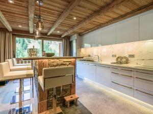 Appartement Val-d'Isère, 5 pièces, 8 personnes - FR-1-694-11