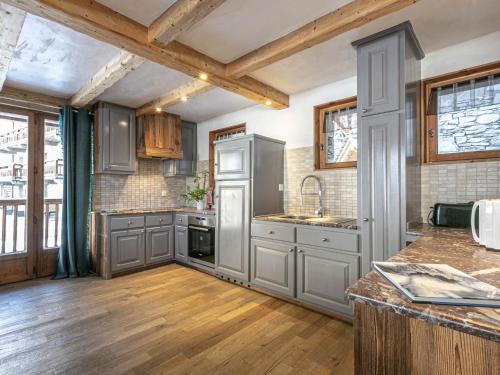 Appartement Val-d'Isère, 5 pièces, 8 personnes - FR-1-694-15