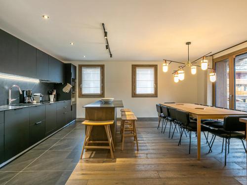 Appartement Val-d'Isère, 5 pièces, 8 personnes - FR-1-694-4