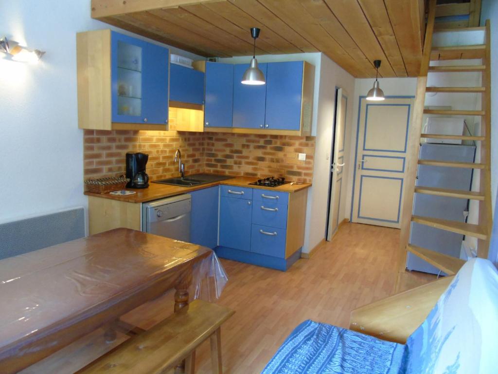 Appartement Appartement Valfréjus, 1 pièce, 4 personnes - FR-1-561-16 Residence Thabor B 590 Place du Thabor Station de Valfrejus 73500 Modane