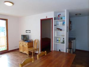 Appartement Appartement Valfréjus, 3 pièces, 6 personnes - FR-1-561-44 20 Rue des Bettets Station de Valfrejus 73500 Modane Rhône-Alpes