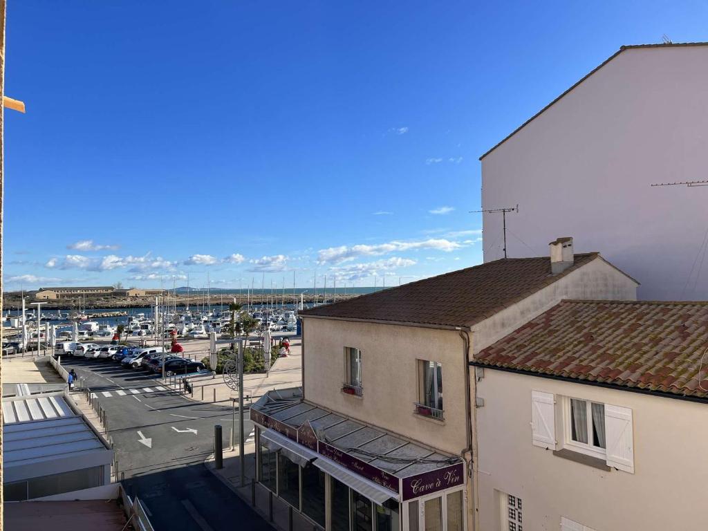 Appartement Appartement Valras-Plage, 2 pièces, 4 personnes - FR-1-701-28 7 BOULEVARD DU CAPITAINE ESPINADEL APPT 10 AU 2EME ÉTAGE 34350 Valras-Plage