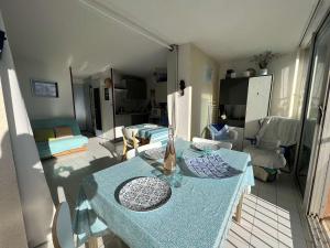 Appartement Appartement Valras-Plage, 3 pièces, 5 personnes - FR-1-701-46 13 AVENUE DES ÉLYSÉES APPT 329 AU 3EME ÉTAGE 34350 Valras-Plage Languedoc-Roussillon