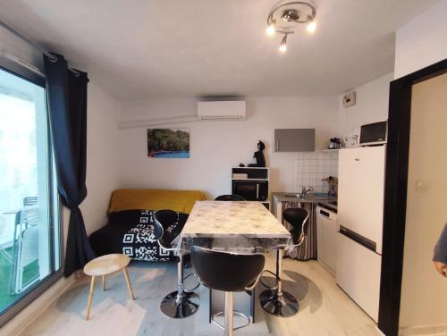 Appartement VALRAS-PLAGE bord de mer