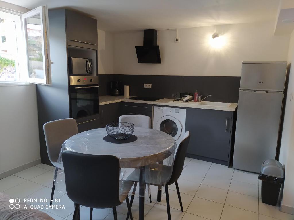 Appartement Vals les bains 33 Rue Auguste Clément, 07600 Vals-les-Bains