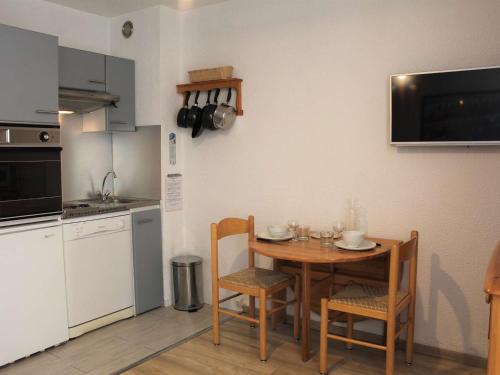Appartement Vars, 1 pièce, 2 personnes - FR-1-330B-116