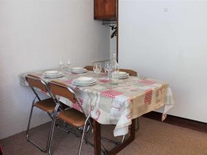 Appartement Vars, 1 pièce, 2 personnes - FR-1-330B-153